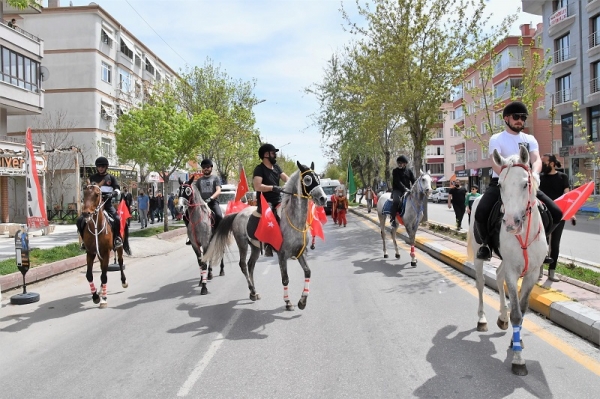 Aksaray'da kısıtlamada atlı mehteran morali