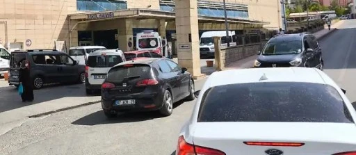 Ambulansların ge&ccedil;işini engelleyen ara&ccedil;lara ceza uygulandı