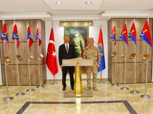 Anayasa Mahkemesi &Uuml;yesi Ak&ccedil;il&rsquo;den Siirt Temasları