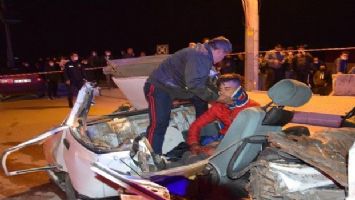 Antalya&#039;da feci kaza: 3 ölü, 4 yaralı
