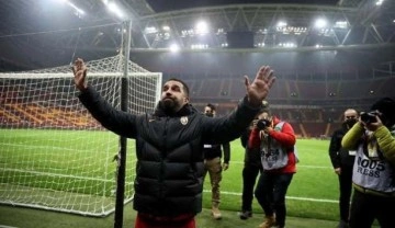 Arda Turan tribünlerden özür diledi!