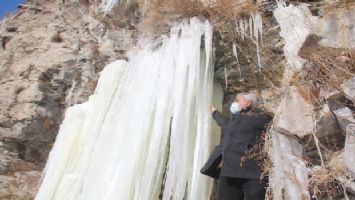 Ardahan&#039;da dev sarkıtlar oluştu