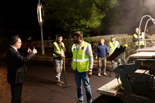 Siirt'te Asfalt Mesaisi Gece De S&uuml;r&uuml;yor