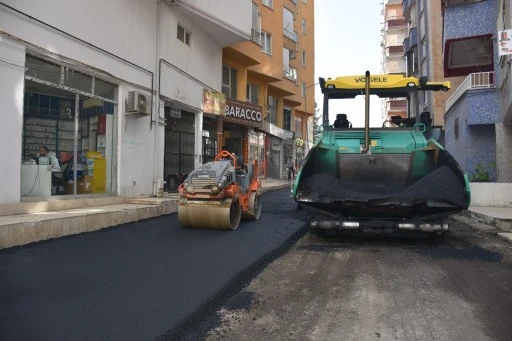 Bah&ccedil;elievler&rsquo;de 1000 Metrelik Yol Asfaltlandı