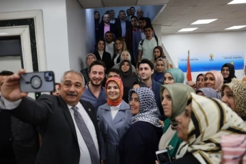 Bakan Göktaş'tan AK Parti Gaziantep'e ziyaret