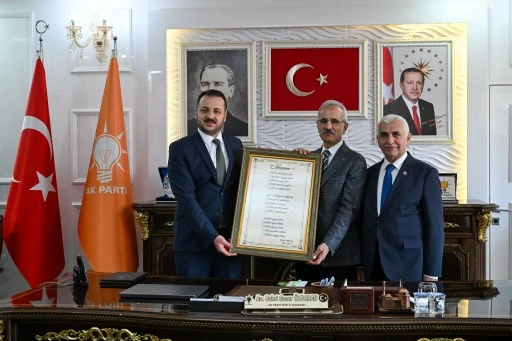 Bakan Uraloğlu’ndan AK Parti Siirt İl Başkanlığı’na Ziyaret