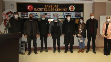 Bayburt&#039;ta Başkan Pekmezci&#039;den gazetecilere ziyaret