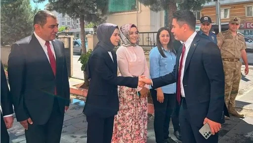Baykan Yeni Kaymakamını Karşıladı