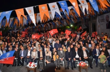 Beşyüzlerde AK Parti’den miting gibi Mahalle toplantısı