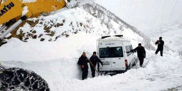 Bölgede kar yağışı/Siirt'te o köyler kapalı 