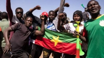 Burkina Faso'da darbe: Askerler neden Cumhurbaşkanı Kabore'yi devirdi?