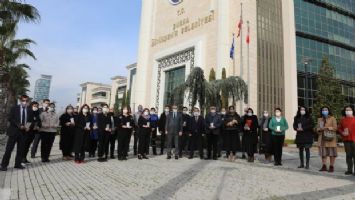 Bursa Büyükşehir&#039;in gönüllü denetçilerine plaket