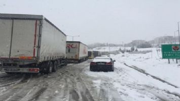 Bursa-İzmir Otoyolu trafiğe kapandı (ÖZEL HABER)