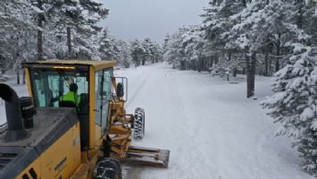 Bursa&#039;da kardan etkilenen 159 mahallenin yolu açıldı