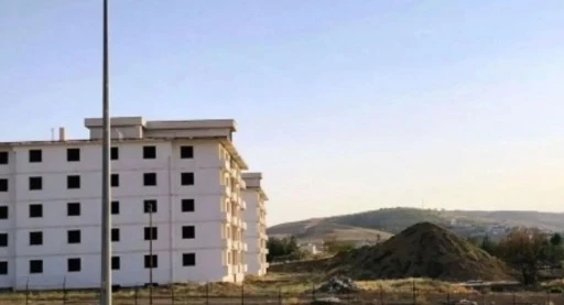 Cezaevi İnşaatı S&uuml;r&uuml;ncemede: Personel Beşiri&rsquo;ye Gidip Geliyor