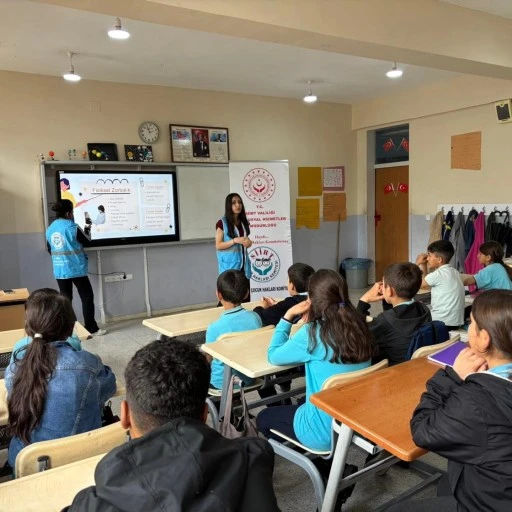 &Ccedil;ocuk Hakları İ&ccedil;in Akran Eğitimi