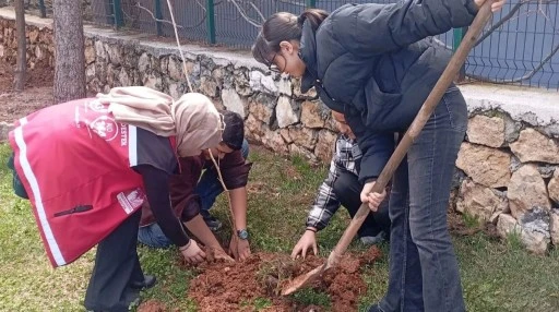 Siirt'te &Ccedil;ocuklar Doğa ve Kitapla Buluştu