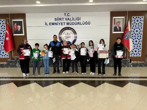 &Ccedil;ocuklara Polislik Anlatıldı