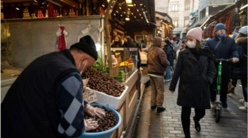 Covid: Türkiye'de vaka sayısı 95 bine yaklaşarak yeni bir zirveyi gördü