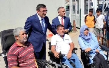 Cumhurbaşkanı Yardımcısı Cevdet Yılmaz, Nurdağı'nda incelemelerde bulundu
