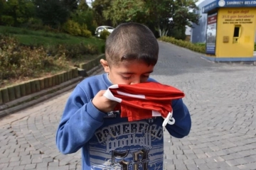 Cumhuriyet'in 100. yılında Şahinbey bayraklarla donatıldı