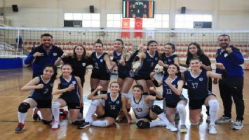 Denizli Pamukkale Belediyespor Kadın Voleybol Takımı hedef büyüttü