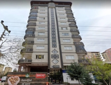 Depremde 49 kişinin öldüğü Emre Apartmanı’yla ilgili şok detay: Banka şubesi kredi vermediği iş yerinin bulunduğu binaya kiracı olmuş