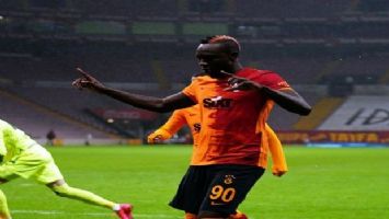 Diagne&#039;den 3 kupalı paylaşım