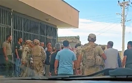 Dicle Elektrik Ekipleri Kaçak Kontrolü Yaparken Canlarını Zor Kurtardı