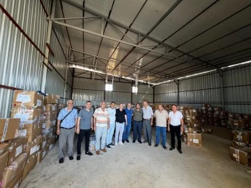 Dilaver Tanık, Antalya’da 100 Bin Parça Giysi Yardımı Yaptı