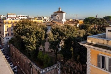 Dünyanın en pahalı evi İtalya'da yarım milyar euroya satışa çıkıyor!