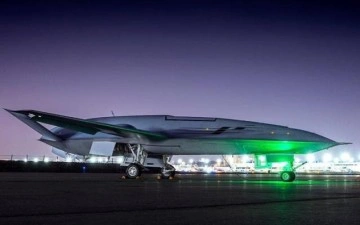 Dünyanın ilk insansız tanker uçağı, uçak gemisine konuşlandırıldı