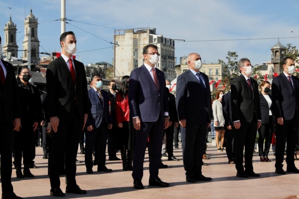 Ekrem İmamoğlu'ndan 23 Nisan için Taksim çıkarması