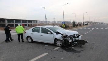 Elazığ&#039;da kaza: 3 yaralı