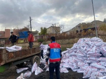 Eruh'ta ihtiyaç sahibi vatandaşlara kömür desteği