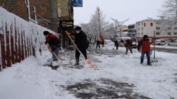 Erzincan Belediyesi&#039;nden karla mücadele çalışması