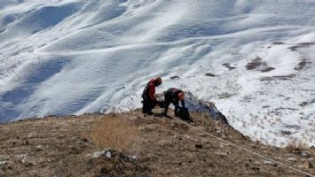 Erzincan&#039;da 4 gün mahsur 3 keçiyi AFAD kurtardı