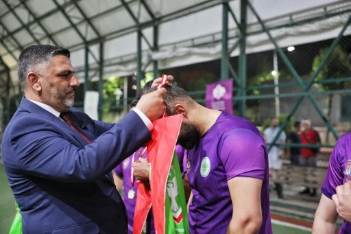 Futbolda Rekabet, Finalde Dostluk Kazandı