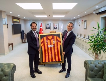 Galatasaray Başkanvekili Erden Timur'dan Vali Çeber'e ziyaret