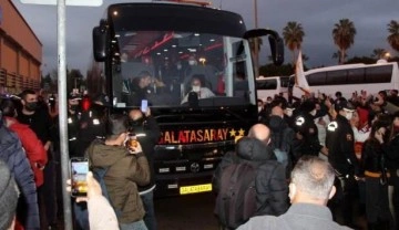 Galatasaray kafilesi Adana'da