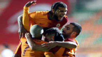 Galatasaray zorlu virajı geçti