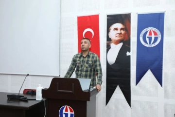 GAÜN'de Atatürk, Cumhuriyet ve Spor konferansına büyük ilgi