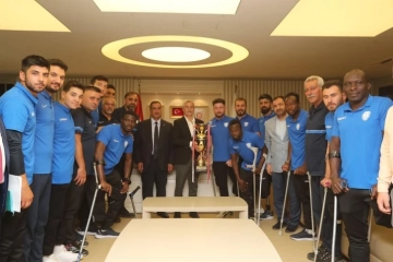 Gaziantep Şahinbey Belediyesi Ampute Futbol Takımından Çifte Kupa