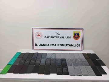 Gaziantep’te 1,5 milyon lira değerinde kaçak cep telefonu ele geçirildi