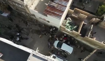 Gaziantep’te film sahnelerini aratmayan operasyon dron kamerasında