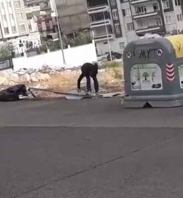 Gaziantep’te trafik uyarı işaret levhası hırsızlığı kamerada