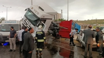 Gaziantep'te zincirleme trafik kazası: 5 yaralı
