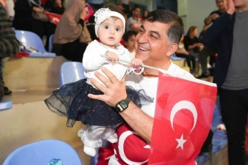 Gaziantep, Türk bayrağının etrafında buluştu