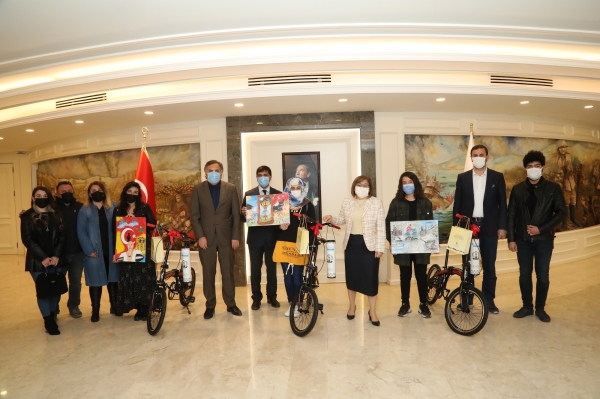 Gaziantep'te 'Çanakkale' temalı resim yarışmasının ödülleri verildi