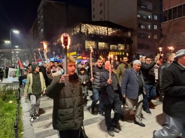 Siirt'te Gazze İçin Meşaleli Yürüyüş Düzenlendi